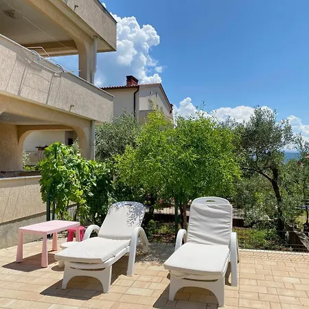 Apartman Lilly With Outdoor Trampoline And Grill *
