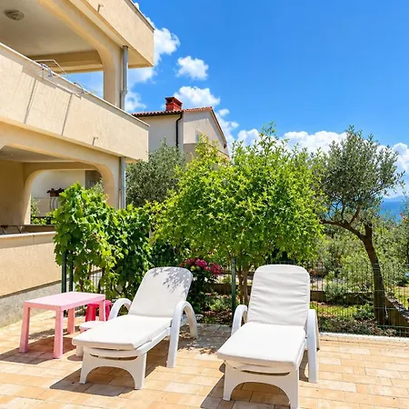 Lilly With Outdoor Trampoline And Grill Apartament *