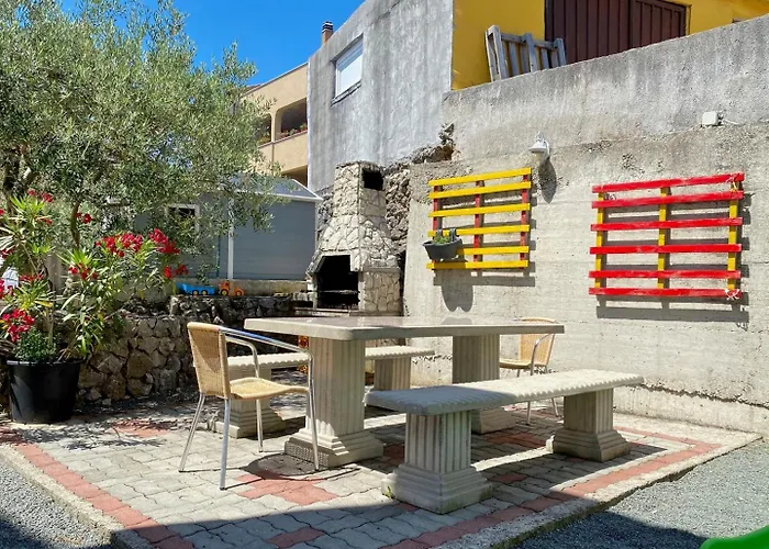 Lilly With Outdoor Trampoline And Grill Krk Town