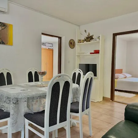 Apartament Lilly With Outdoor Trampoline And Grill