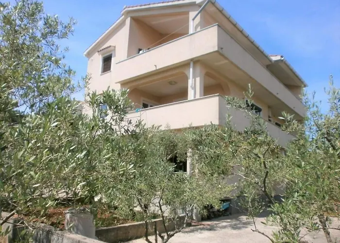 Lilly With Outdoor Trampoline And Grill * Krk Town